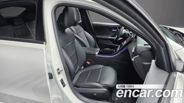 Mercedes-Benz C-Class 2026 — photo 16