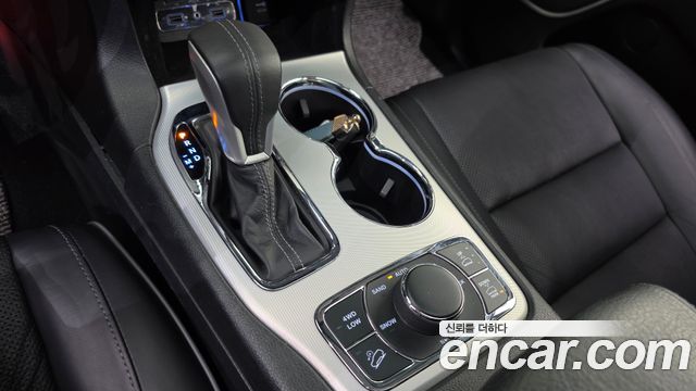 Jeep Cherokee 2020 — photo 12