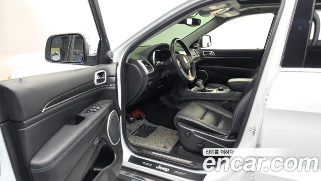 Jeep Cherokee 2020 — photo 13