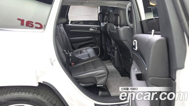 Jeep Cherokee 2020 — photo 18