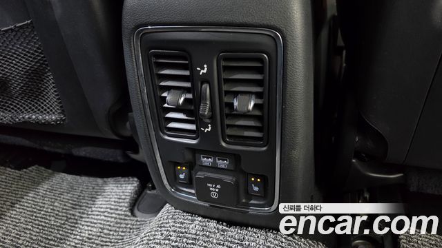 Jeep Cherokee 2020 — photo 24