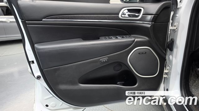 Jeep Cherokee 2020 — photo 14