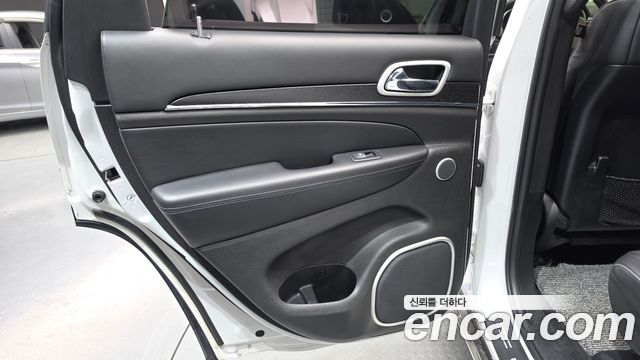 Jeep Cherokee 2020 — photo 15
