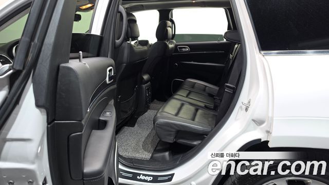 Jeep Cherokee 2020 — photo 16