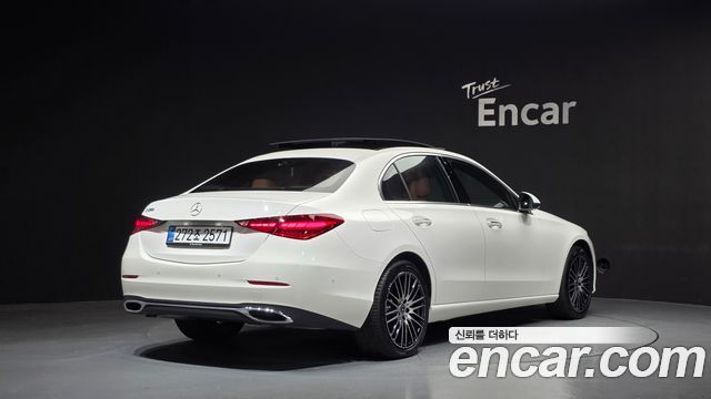 Mercedes-Benz C-Class 2026 — photo 2