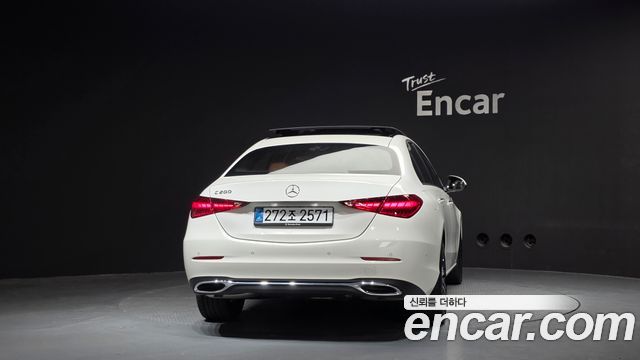 Mercedes-Benz C-Class 2026 — photo 4