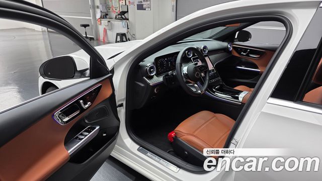 Mercedes-Benz C-Class 2026 — photo 13