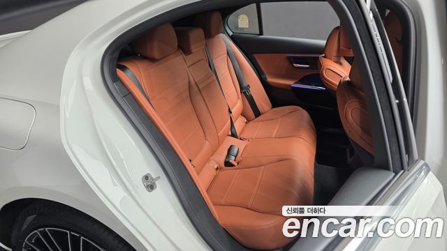 Mercedes-Benz C-Class 2026 — photo 17