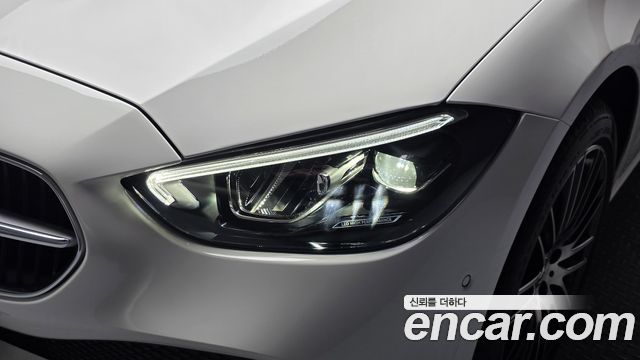 Mercedes-Benz C-Class 2026 — photo 8