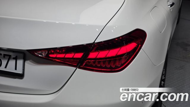 Mercedes-Benz C-Class 2026 — photo 9