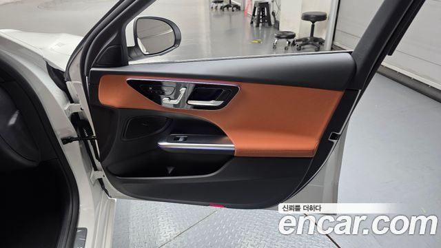 Mercedes-Benz C-Class 2026 — photo 15