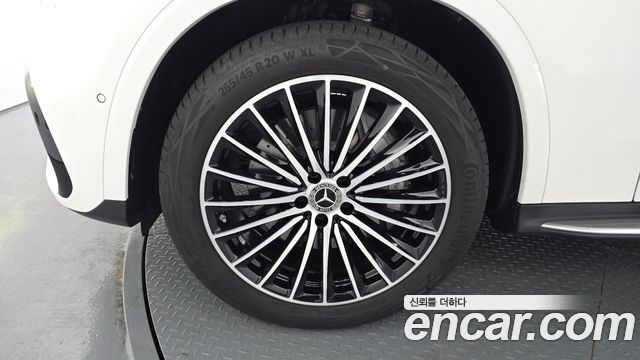 Mercedes-Benz GLC-Class 2025 — photo 5