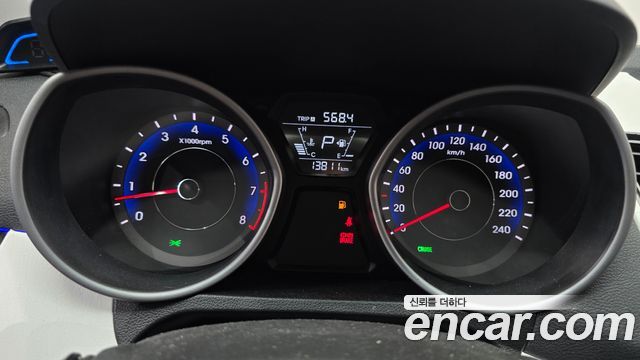 Hyundai AVANTE 2016 — photo 11