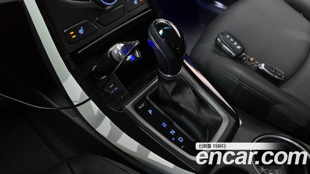 Hyundai AVANTE 2016 — photo 12