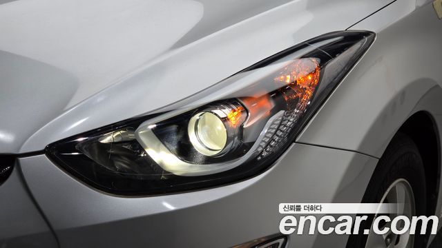Hyundai AVANTE 2016 — photo 8