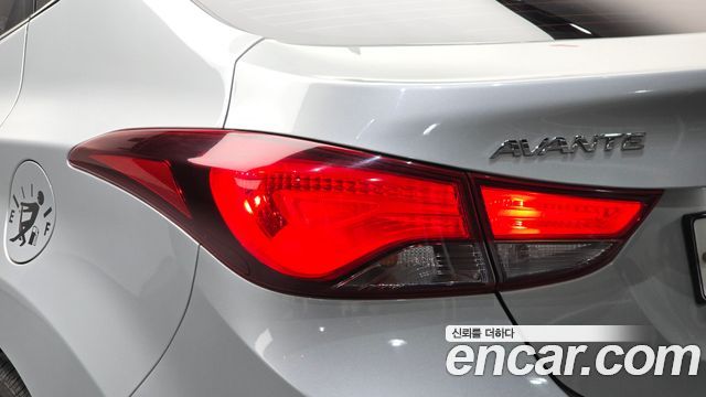 Hyundai AVANTE 2016 — photo 9