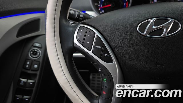 Hyundai AVANTE 2016 — photo 28