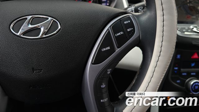 Hyundai AVANTE 2016 — photo 29