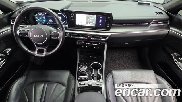Kia K5 2023 — photo 10