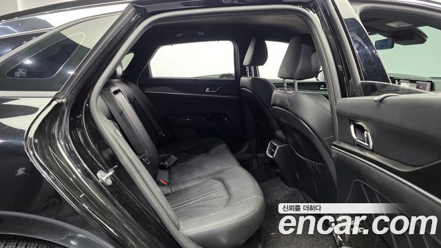 Kia K5 2023 — photo 18