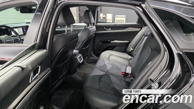 Kia K5 2023 — photo 16