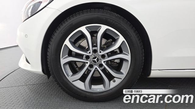 Mercedes-Benz C-Class 2018 — photo 5