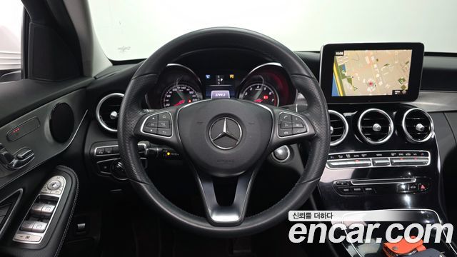 Mercedes-Benz C-Class 2018 — photo 20