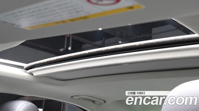 Mercedes-Benz C-Class 2018 — photo 25
