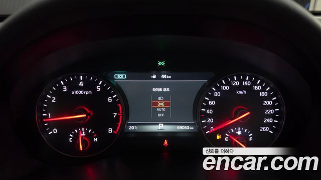Kia K7 2017 — photo 11