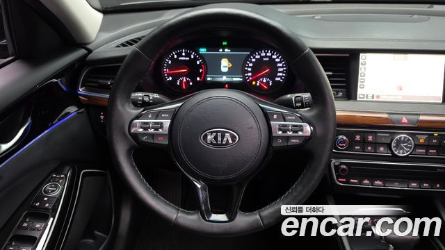 Kia K7 2017 — photo 18