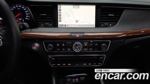 Kia K7 2017 — photo 19