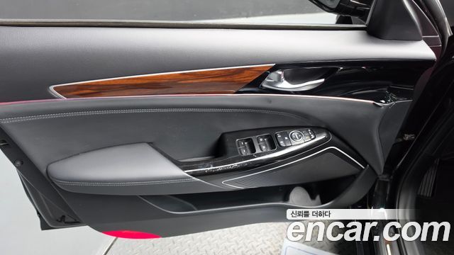 Kia K7 2017 — photo 14