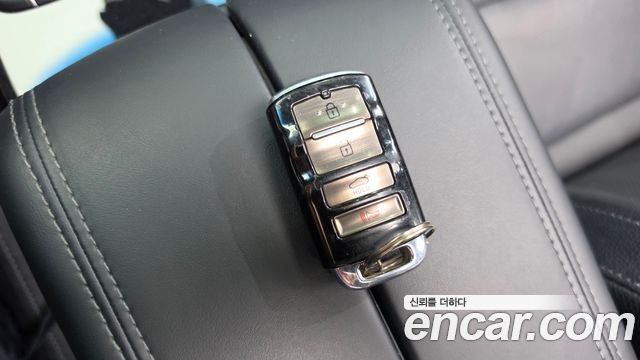 Kia K7 2017 — photo 27