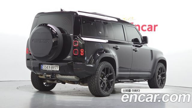 Land Rover Defender 2022 — photo 2