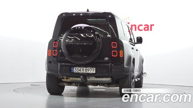 Land Rover Defender 2022 — photo 4