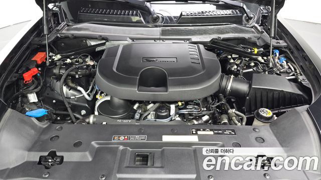 Land Rover Defender 2022 — photo 6