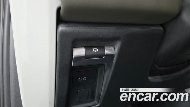 Land Rover Defender 2022 — photo 28