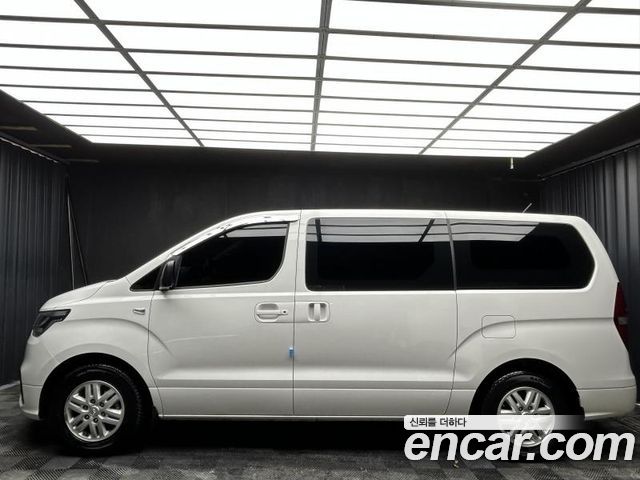 Hyundai Starex 2019 — photo 3