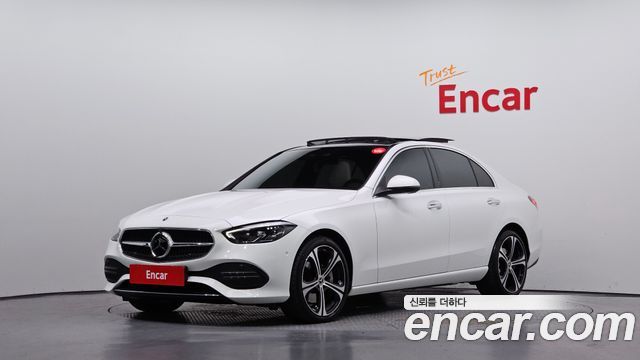 Mercedes-Benz C-Class 2023 — photo 1