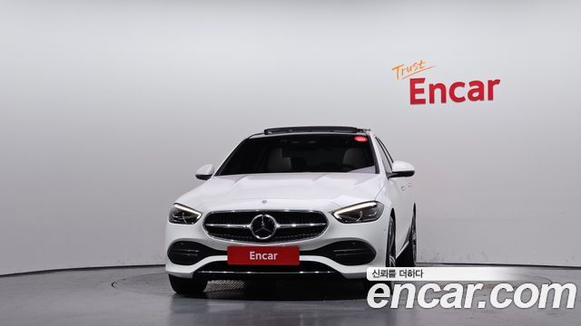 Mercedes-Benz C-Class 2023 — photo 3