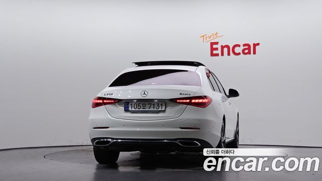 Mercedes-Benz C-Class 2023 — photo 4