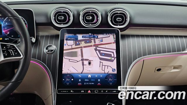 Mercedes-Benz C-Class 2023 — photo 20