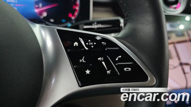 Mercedes-Benz C-Class 2023 — photo 31