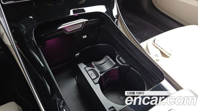 Mercedes-Benz C-Class 2023 — photo 32