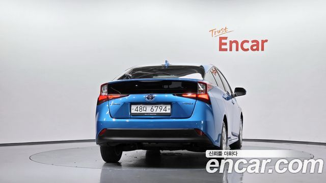 Toyota Prius 2019 — photo 4
