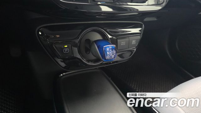 Toyota Prius 2019 — photo 12