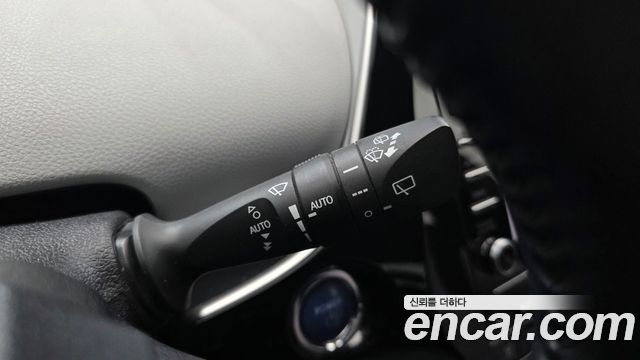 Toyota Prius 2019 — photo 26