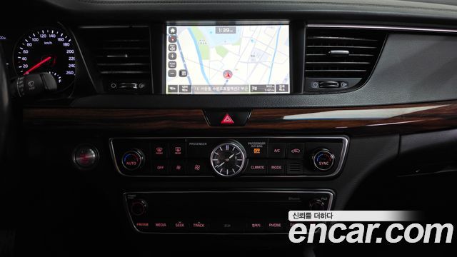 Kia K7 2016 — photo 14