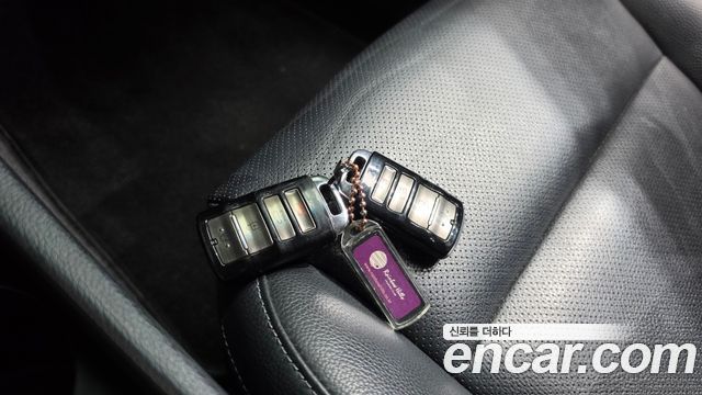 Kia K7 2016 — photo 18