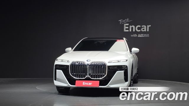 BMW i7 2023 — photo 3
